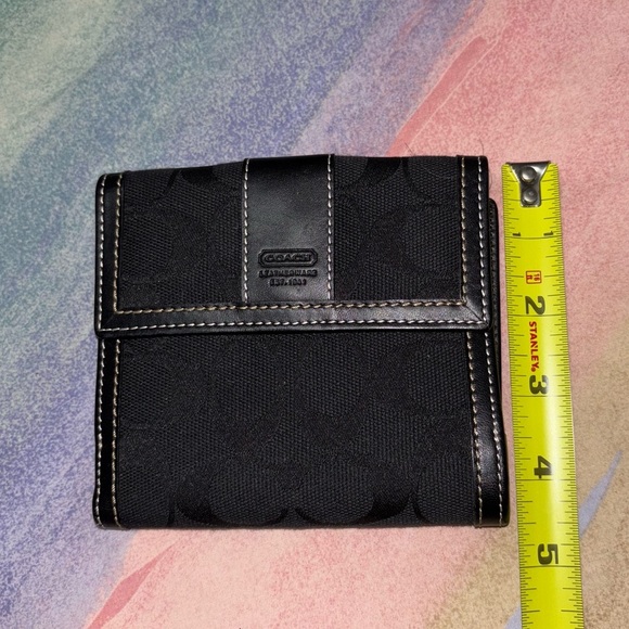 Coach “C” Logo Vintage Bi-fold Black Wallet - Picture 6 of 6